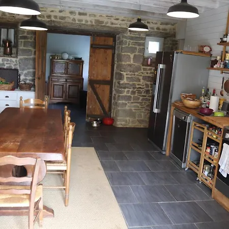 Bed & Breakfast Propriete Le Buhot, *